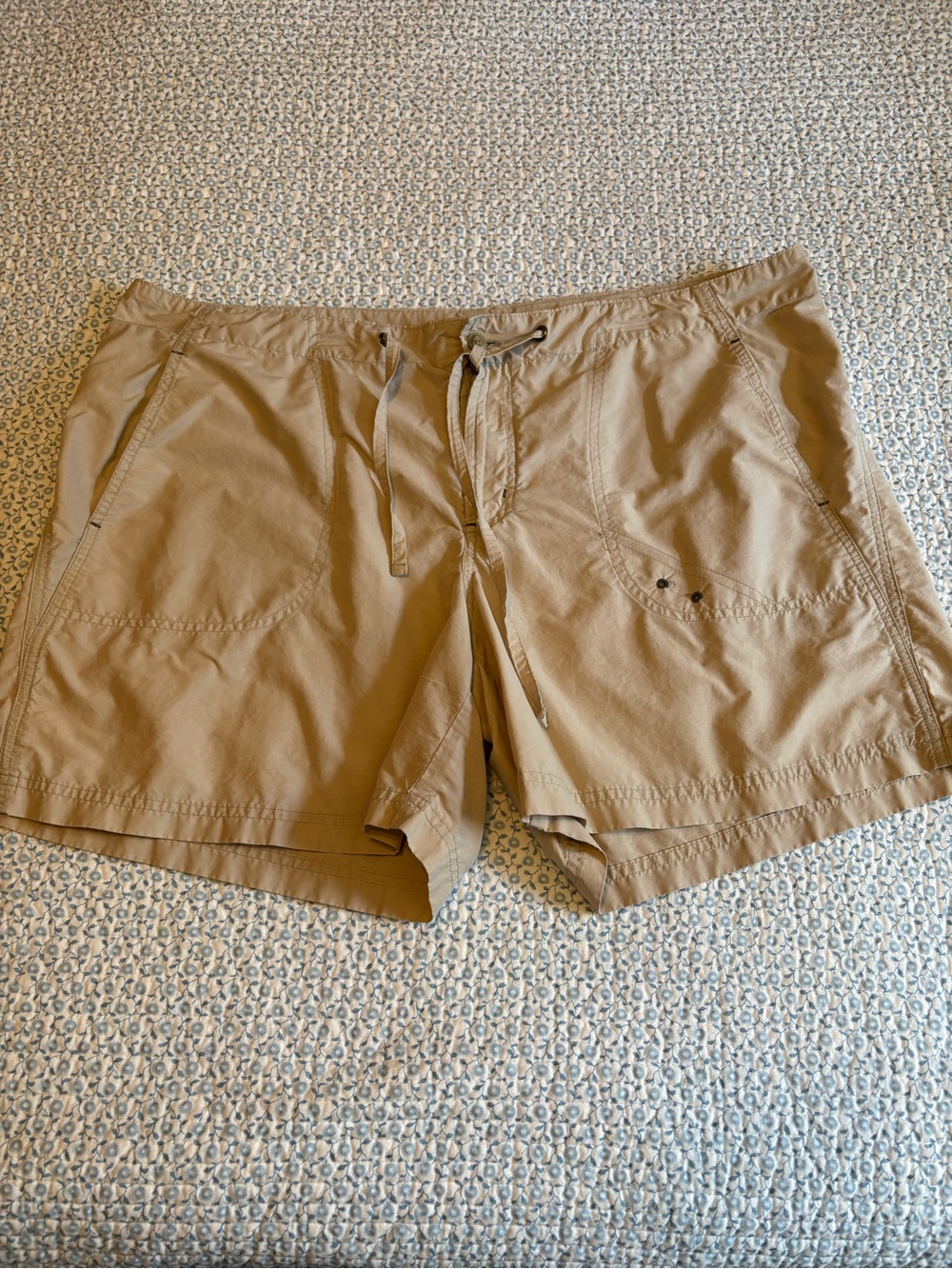 Columbia Women’s Casual Cargo Shorts Size XL